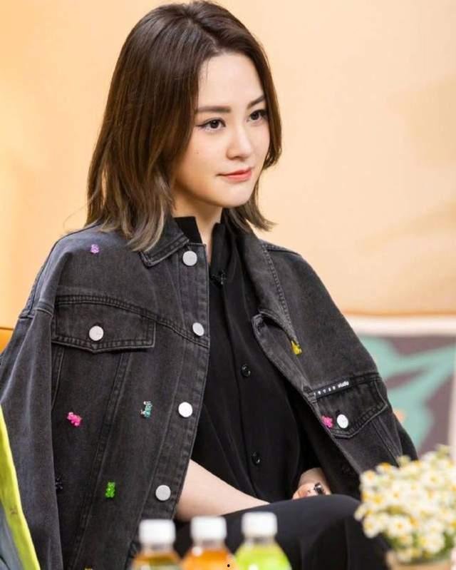 娱乐吃瓜女艺人吵架,吃瓜女艺人上演激烈争吵大戏 第1张 娱乐吃瓜女艺人吵架,吃瓜女艺人上演激烈争吵大戏 第1张